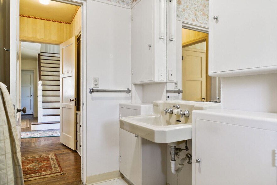 More Photos Of 3026 Marine Dr, Bremerton Specialty For Sale