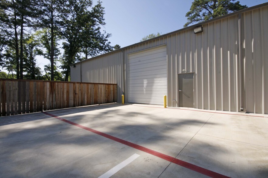 More Photos Of 405 Enterprise St, Longview Warehouse For Sale