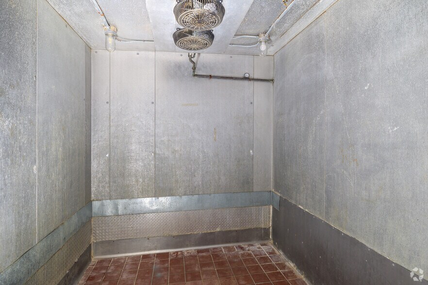 More Photos Of 725 S Palm Canyon Dr, Palm Springs Fast Food For Lease