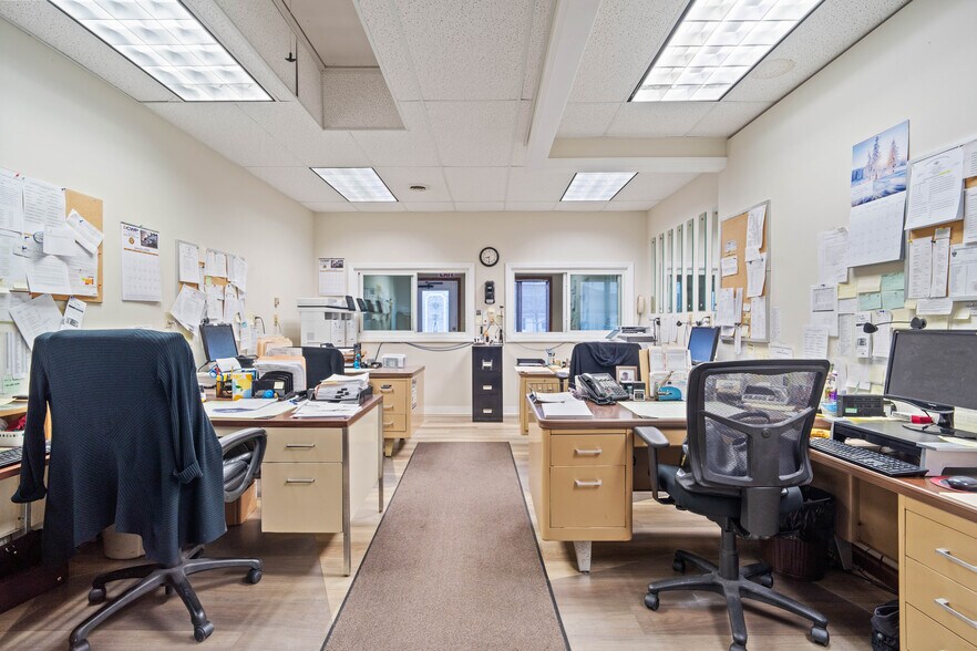 More Photos Of 900 Leonard St, Clearfield Office For Lease