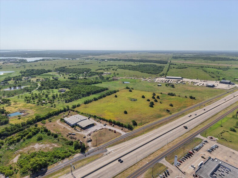 More Photos Of 3151 Int 45 E hwy, Corsicana Warehouse For Sale