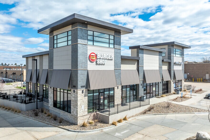 More Photos Of 1255 NW 128th St, Clive Storefront For Lease