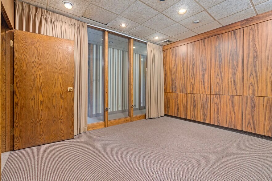 More Photos Of 609 Farmington Ave, Hartford Medical For Lease