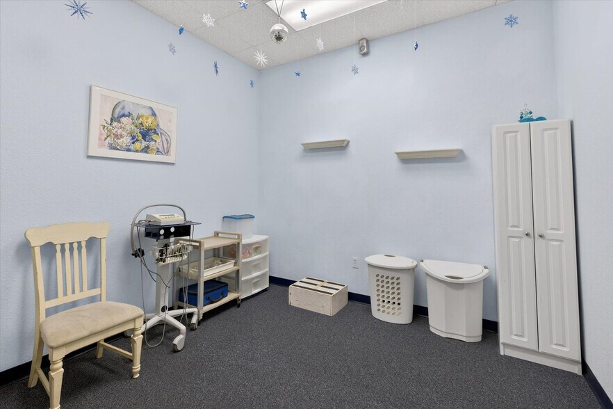 More Photos Of 14141 46th St N, Clearwater Medical For Sale