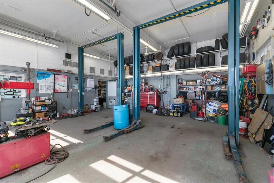 More Photos Of 1015 Lakeview Ave, Dracut General Retail For Sale