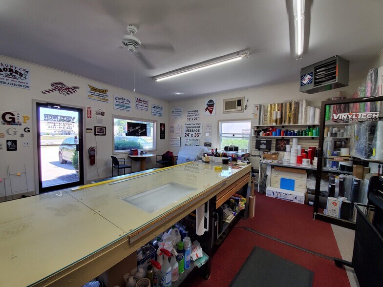 More Photos Of 414 Rt-125, Brentwood Freestanding For Lease