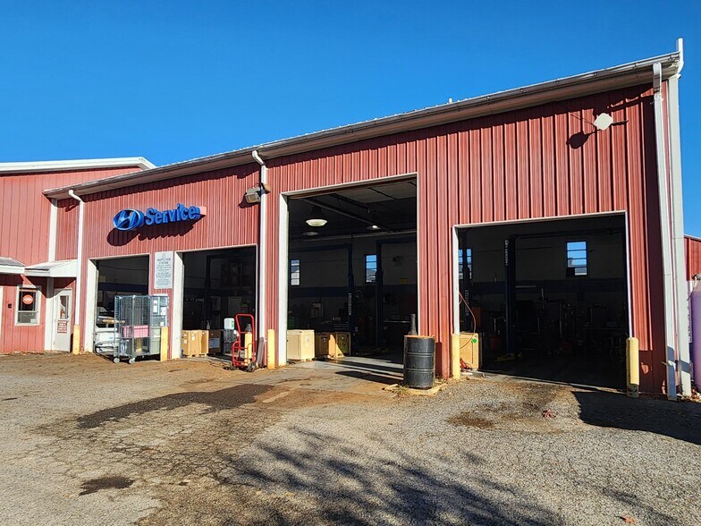 More Photos Of 2934 Valley Ave, Winchester Auto Dealership For Lease