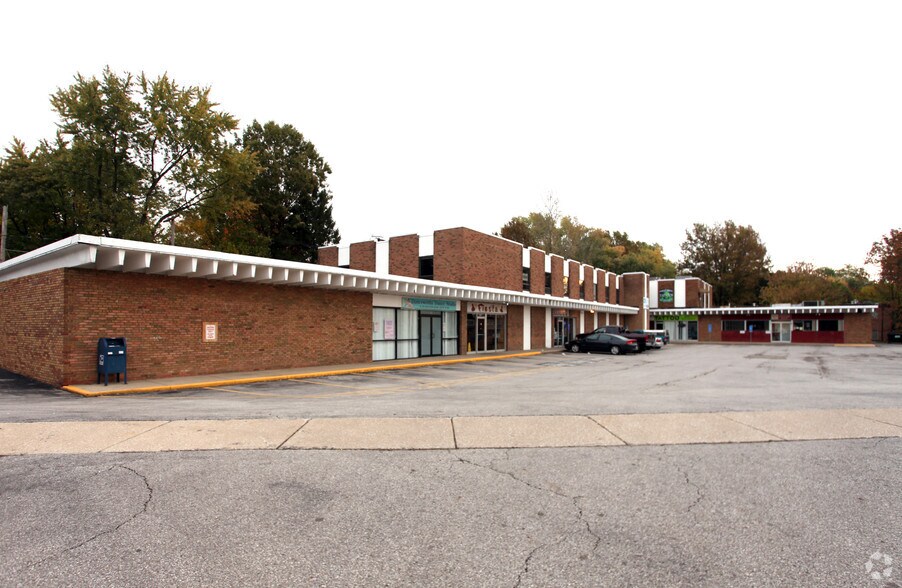 More Photos Of 1911-1943 Bailey Rd, Cuyahoga Falls Storefront For Lease