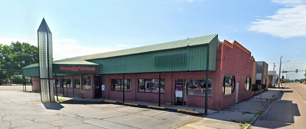 More Photos Of 1614 S Macarthur Blvd, Springfield General Retail For Lease