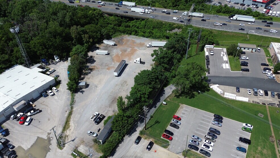More Photos Of 550 Expressway Park Dr, Nashville Warehouse For Lease