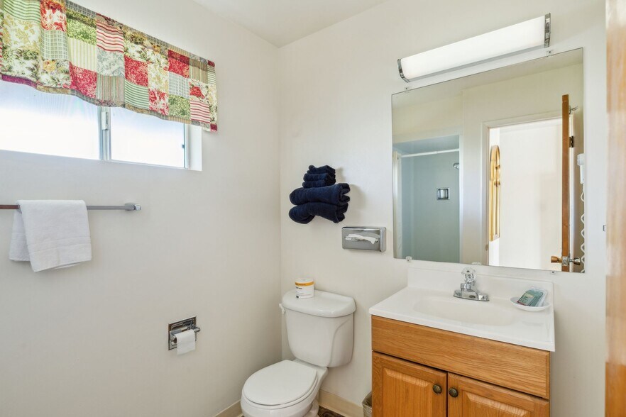 More Photos Of 43021 Bridge St, Fall River Mills Hotel For Sale