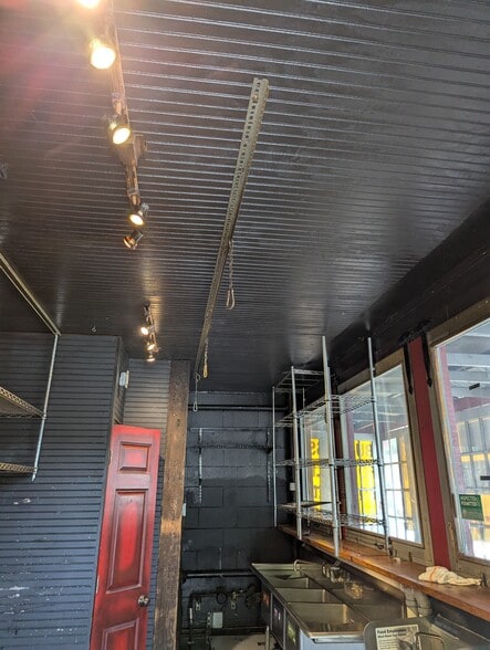 More Photos Of 4849 Clairton Blvd, Pittsburgh Freestanding For Lease