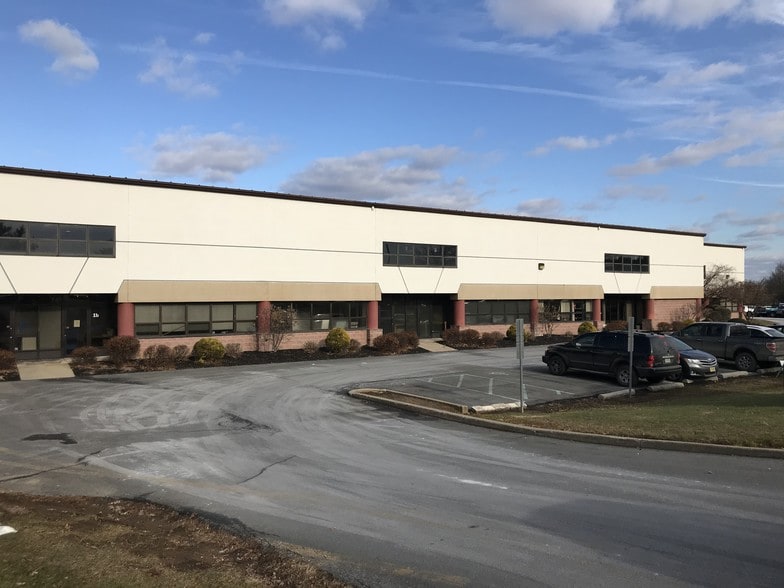 More Photos Of 22 S Commerce Way, Bethlehem Warehouse For Lease