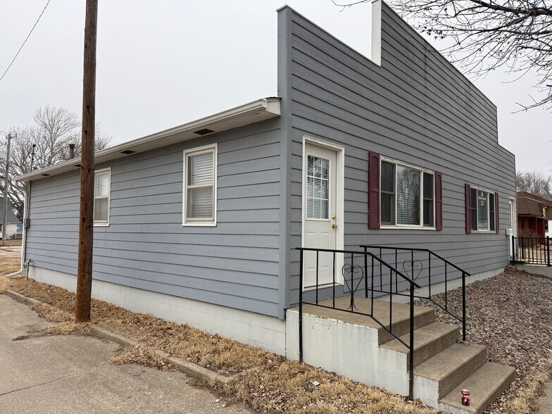 More Photos Of 910-912 7th St, Onawa Office For Sale