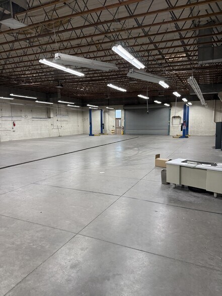 More Photos Of 7135 S Harl Ave, Tempe Service For Lease