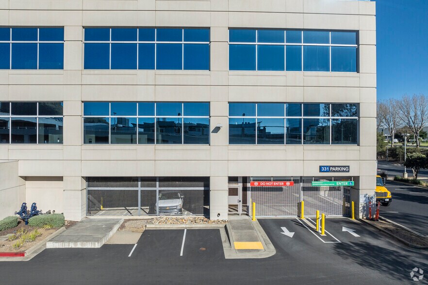 More Photos Of 331 Oyster Point Blvd, South San Francisco Office For Lease