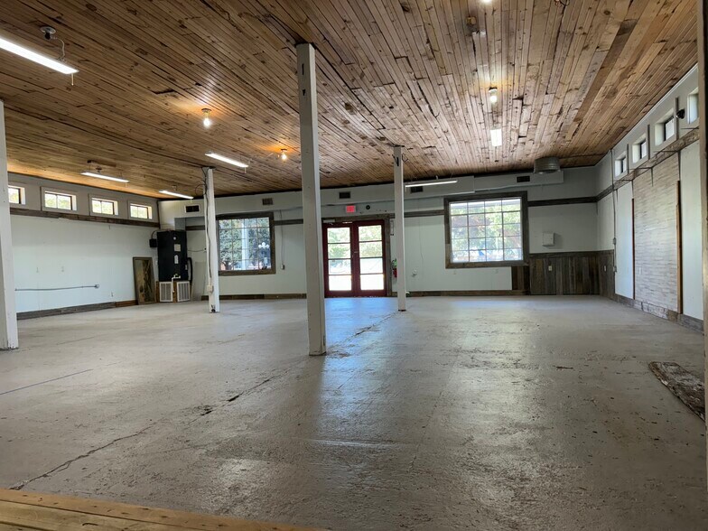 More Photos Of 5566 4th St, Satsuma Daycare Center For Sale