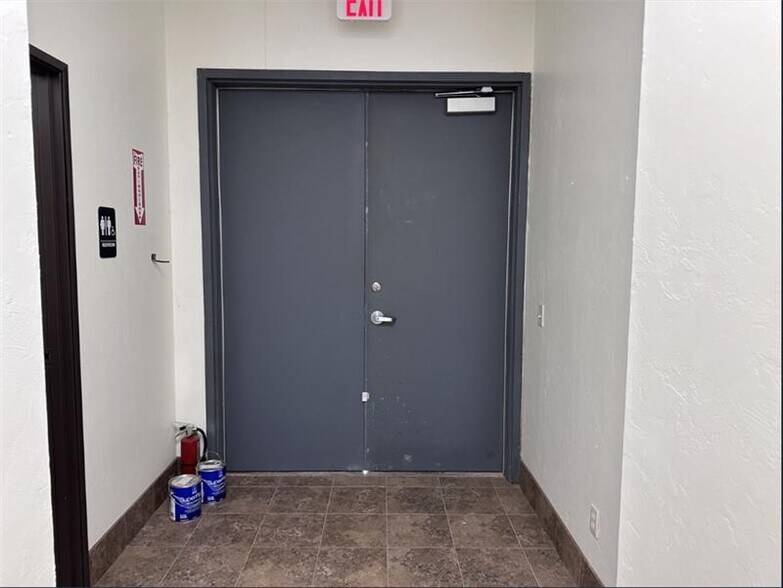 More Photos Of 10717 N May Ave, The Village Storefront For Lease
