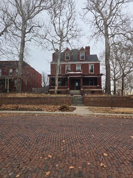 More Photos Of 3825 S 25th St, Omaha Flex For Sale