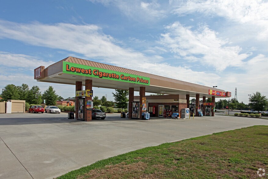 More Photos Of 1916-1930 Sardis Rd N, Charlotte Unknown For Lease