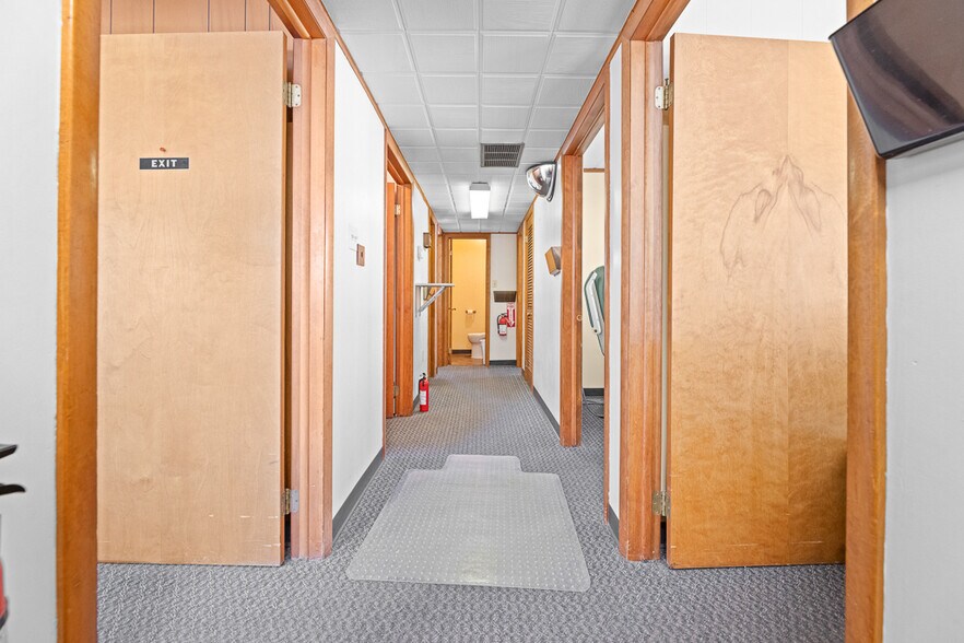 More Photos Of 293 N Ellsworth Ave, Salem Medical For Lease