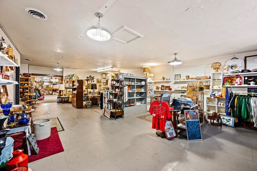 More Photos Of 147 N 3rd Ave, Sturgeon Bay Restaurant For Sale