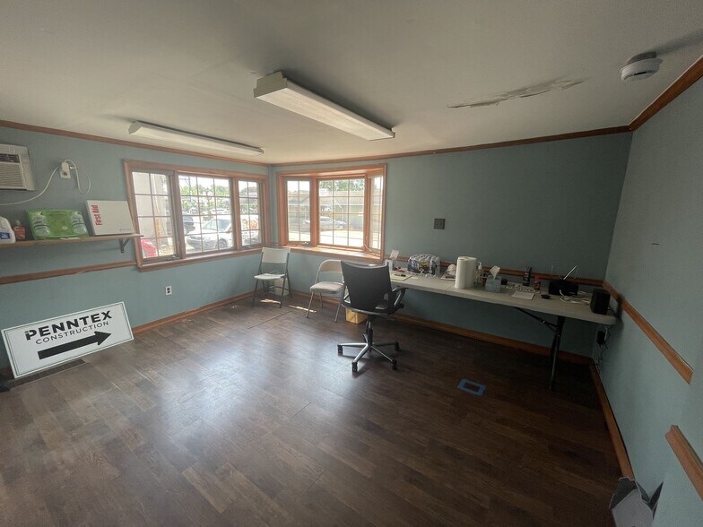 More Photos Of 16-22 N Main St, Ambler Light Manufacturing For Sale