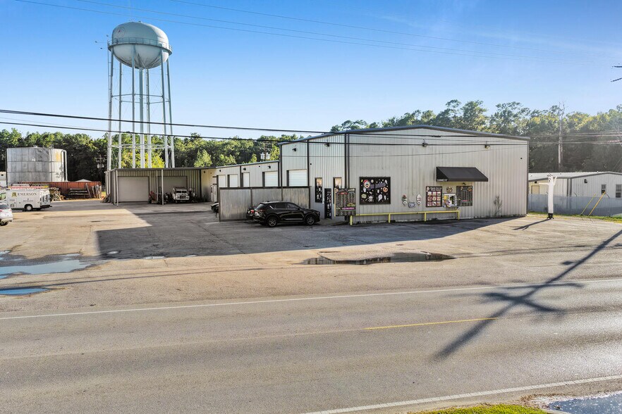 More Photos Of 55 W Chance Rd, Lumberton Warehouse For Lease