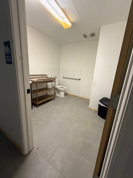 More Photos Of 218 Main St, Idalou Storefront Retail Office For Sale