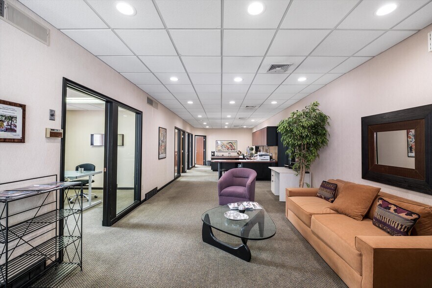 More Photos Of 18038 Mack Ave, Grosse Pointe Medical For Sale