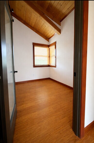 More Photos Of 139 W 2nd Ave, Cannon Beach Office For Lease