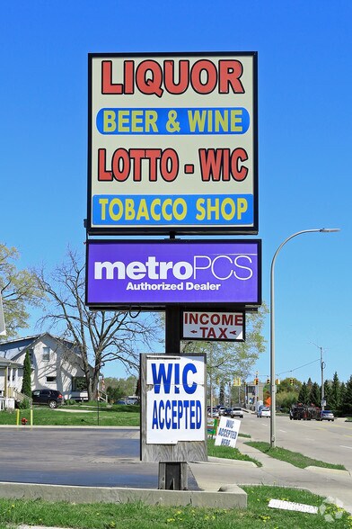 More Photos Of 509-533 10th St, Port Huron Storefront For Lease