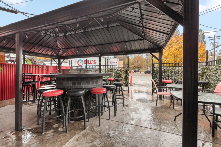 More Photos Of 314 N 4th St, Coeur d'Alene Bar For Sale