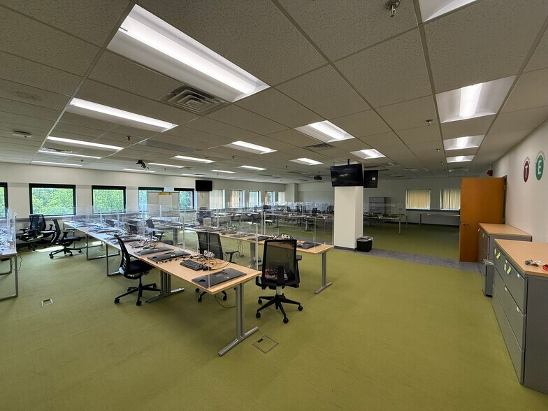 More Photos Of 95 Amaral St, Riverside Office For Lease