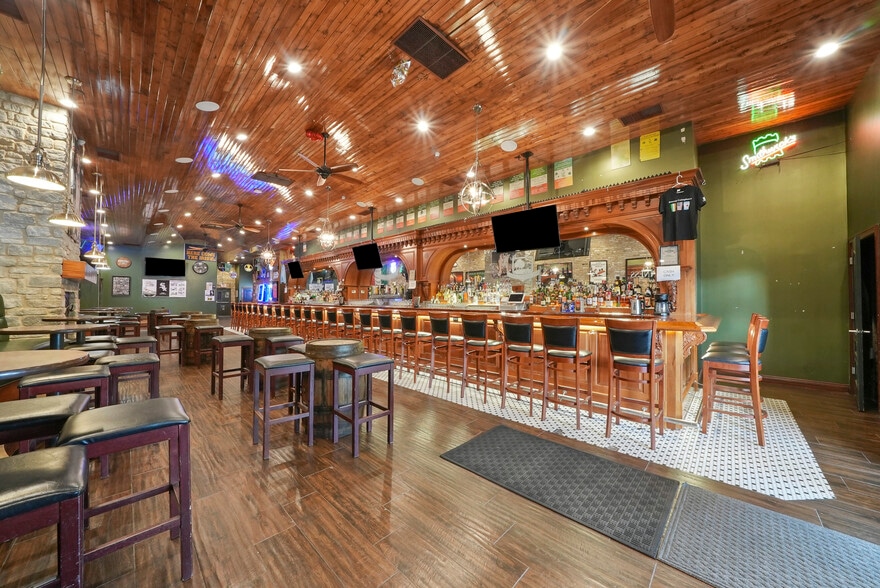 More Photos Of 10618 S Western Ave, Chicago Bar For Sale