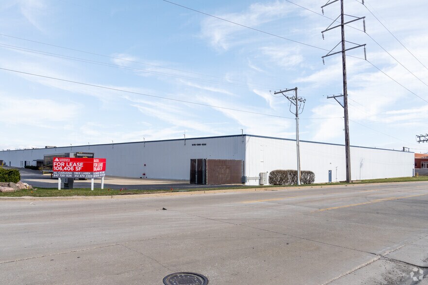 More Photos Of 1010-1050 Sesame St, Bensenville Warehouse For Lease