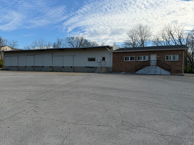 More Photos Of 239 James St, Gallatin Industrial For Sale
