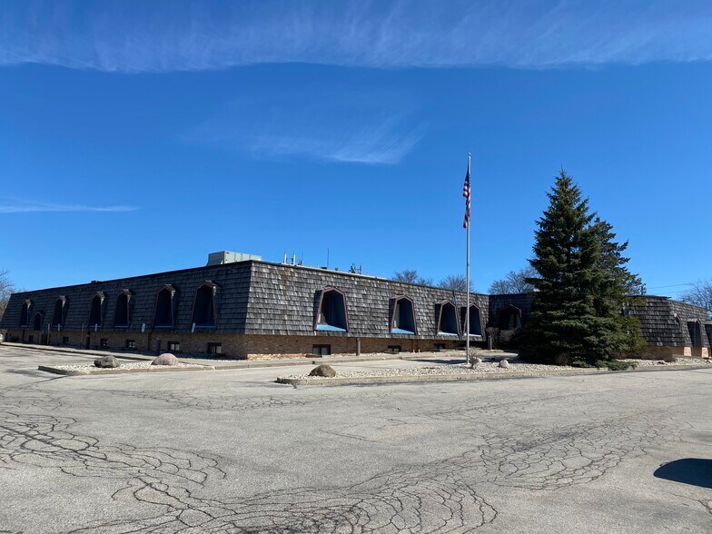 More Photos Of 1320 S Green Bay Rd, Mount Pleasant Medical For Lease
