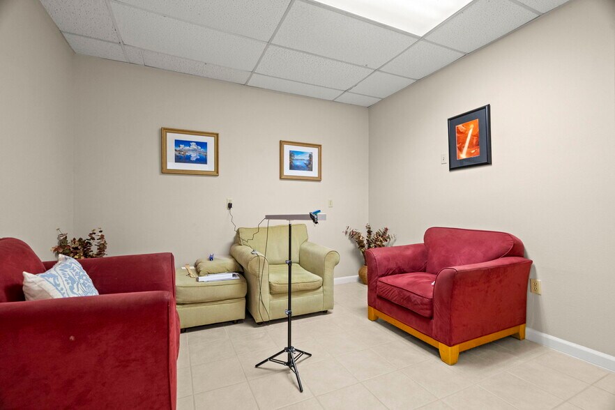 More Photos Of 10333 Seminole Blvd, Largo Office For Sale