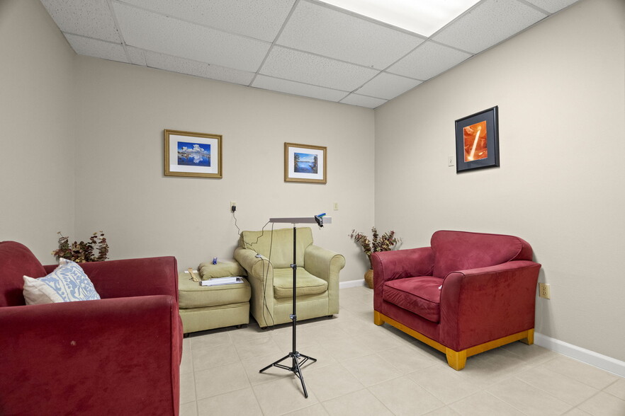 More Photos Of 10333 Seminole Blvd, Largo Office For Sale
