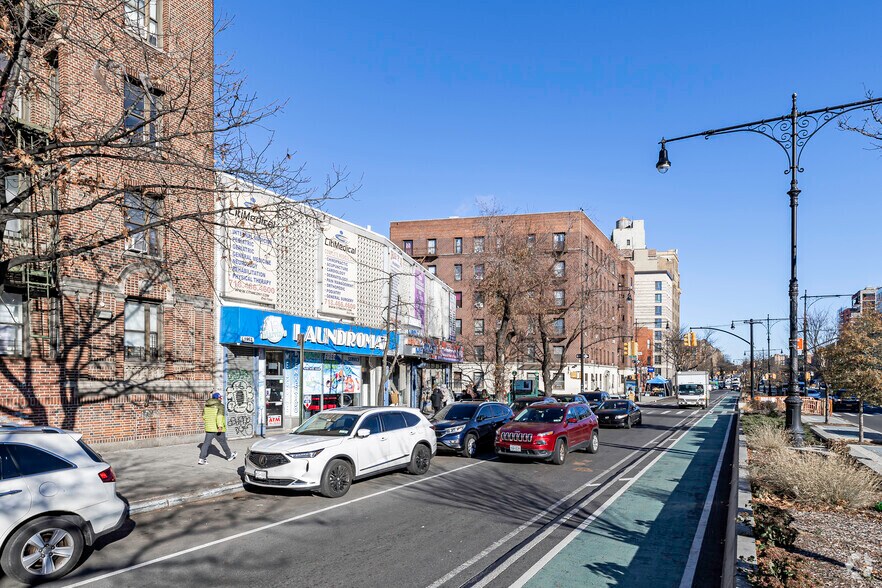 More Photos Of 1963-1967 Grand Concourse, Bronx Freestanding For Lease