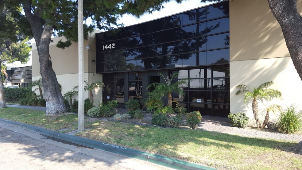 More Photos Of 1442 N Hundley St, Anaheim Warehouse For Lease