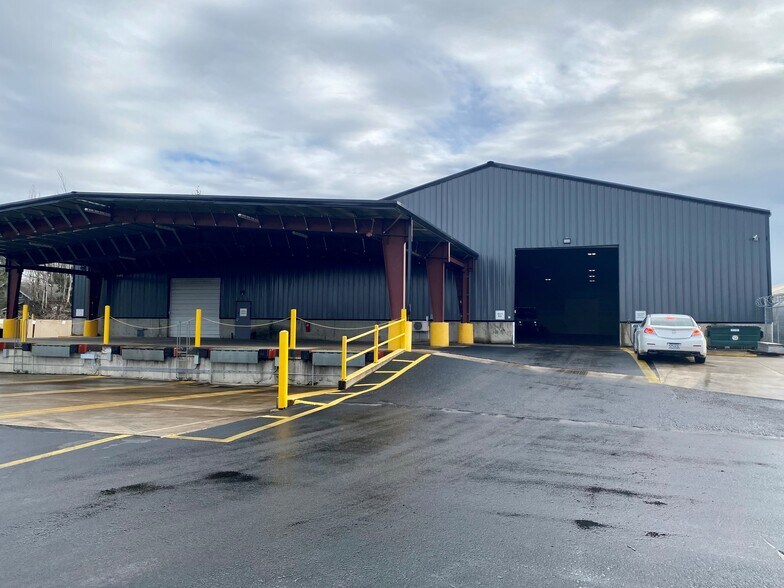 More Photos Of 95 Foch St, Eugene Warehouse For Lease