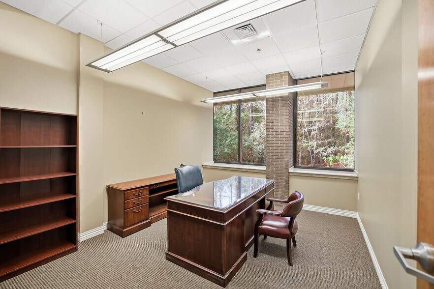 More Photos Of 68031 Capital Trace Row, Mandeville Office For Sale