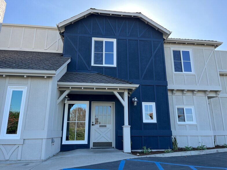 More Photos Of 5481 E Santa Ana Canyon Rd, Anaheim Hills Loft Creative Space For Lease