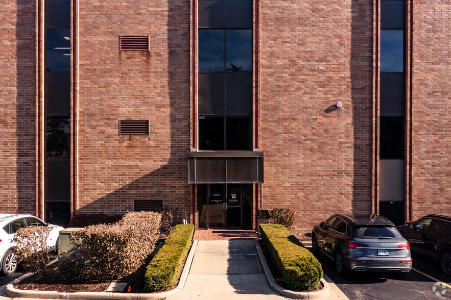 More Photos Of 3033 Ogden Ave, Lisle Medical For Lease