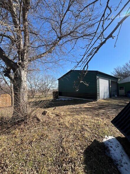 More Photos Of 2531 E Highway 199, Springtown Flex For Sale