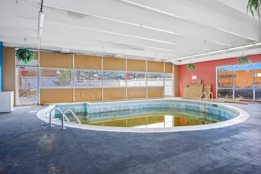 More Photos Of 3 Watervliet Avenue Ext, Albany Hotel For Sale