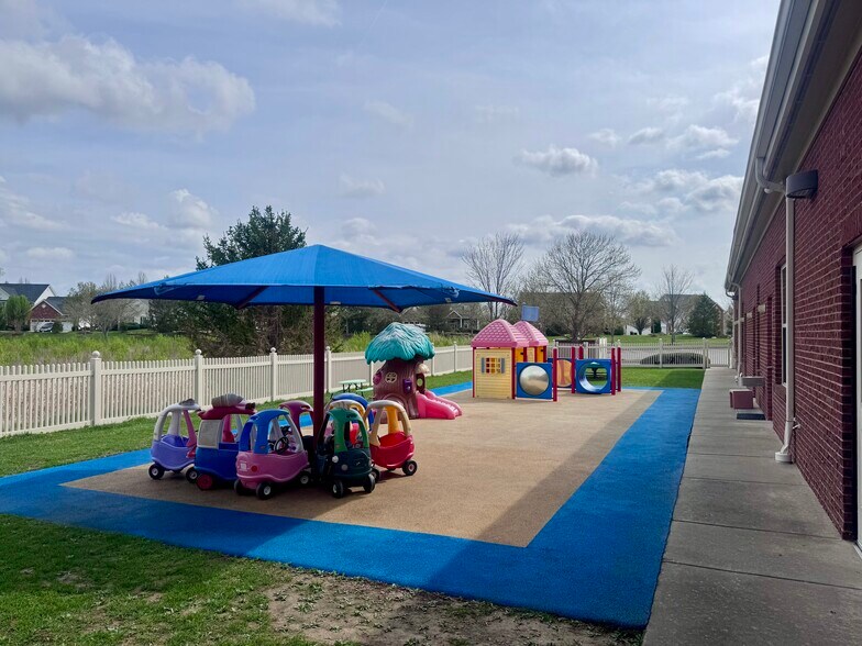 More Photos Of 9008 Phoenix Village Pky, O'Fallon Schools For Sale