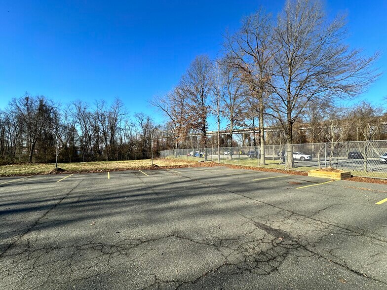 More Photos Of 4865 Arthur Kill Rd, Staten Island Warehouse For Lease